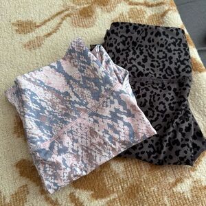 2 Pairs of Leggings Evolution and Creation Animal Print Pink Gray Black Medium M
